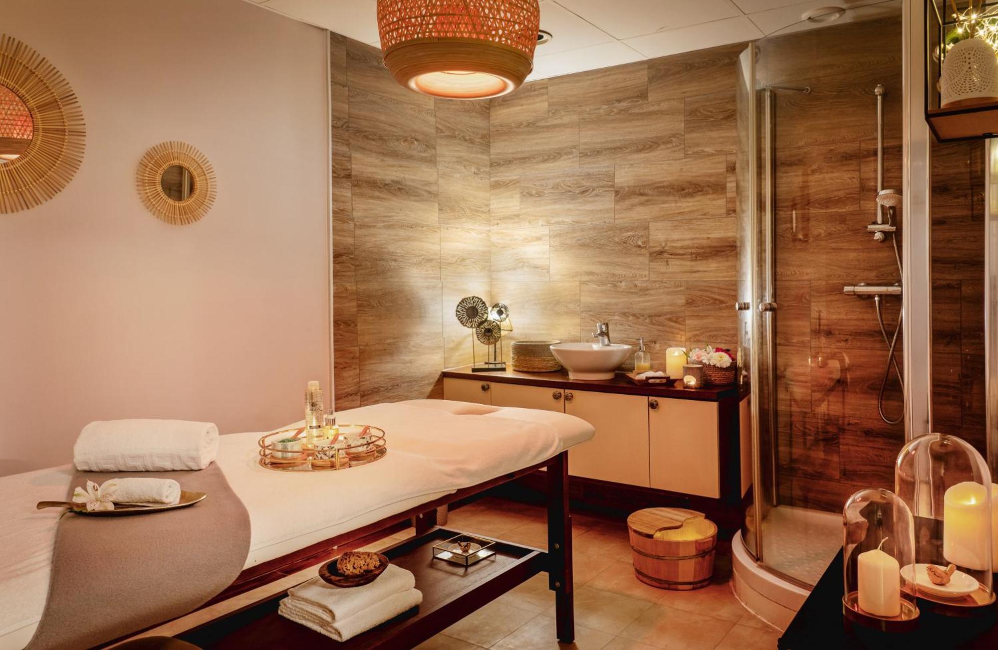 Hotel Valdys Thalasso & Spa - La Baie Douarnenez Exterior photo