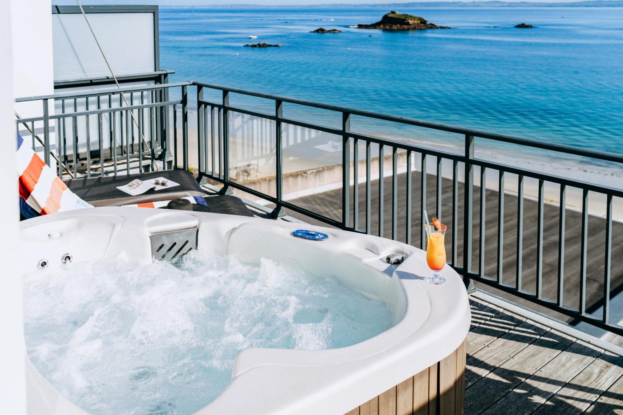 Hotel Valdys Thalasso & Spa - La Baie Douarnenez Exterior photo